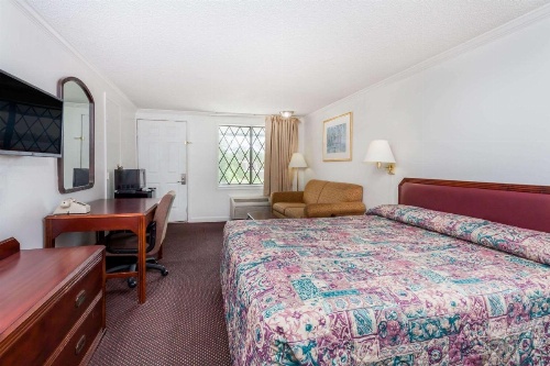 Knights Inn - Columbia image 11