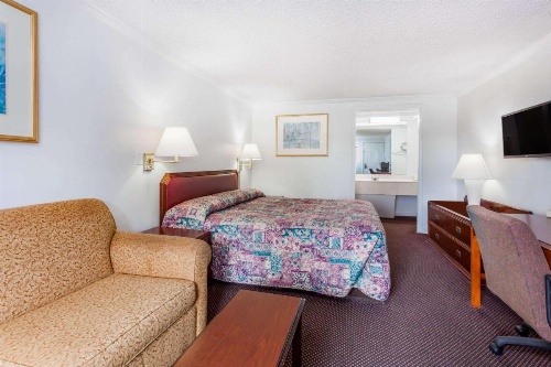 Knights Inn - Columbia image 14