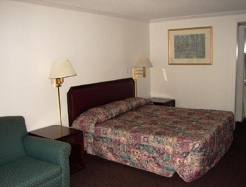 Knights Inn - Columbia image 3