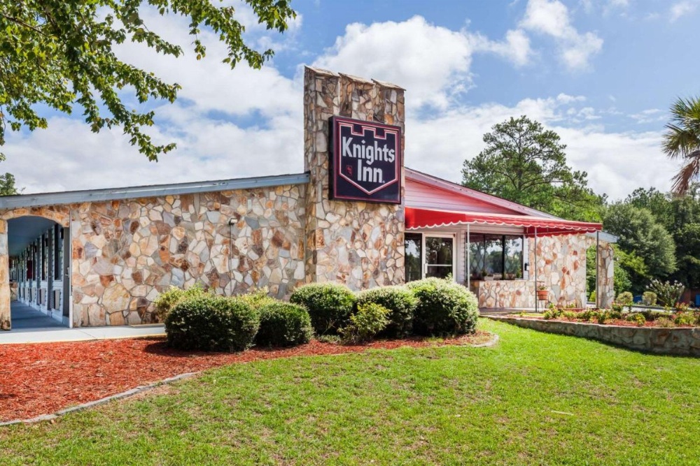 Knights Inn - Columbia